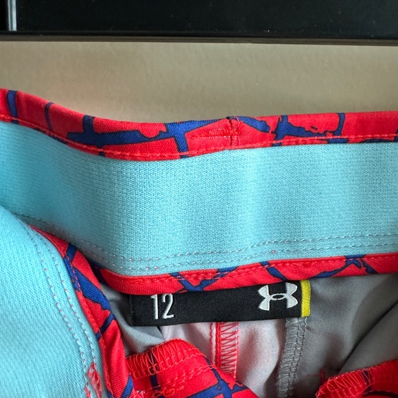 Under Armour performance shorts size 12. NWOT - Picture 3 of 3
